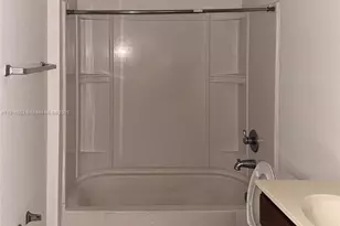 8899 NW 107 Ct, Doral, FL 33178 - Photo 9