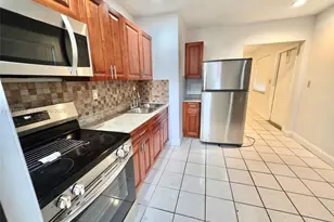 422 NE 166th St, Miami, FL 33162 - Photo 5