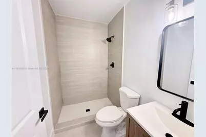 272 E 54th St, Hialeah, FL 33013 - Photo 11
