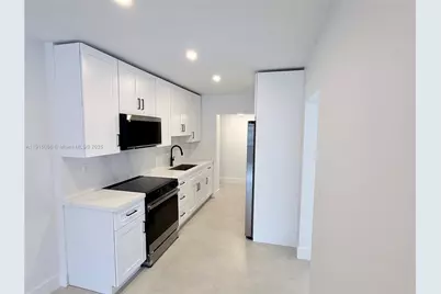 272 E 54th St, Hialeah, FL 33013 - Photo 7