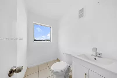 7550 W 2nd Ct, Hialeah, FL 33014 - Photo 27