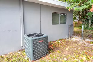 429 W Evanston Cir, Fort Lauderdale, FL 33312 - Photo 41