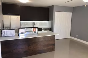 637 Executive Center Dr, West Palm Beach, FL 33401 - Photo 3