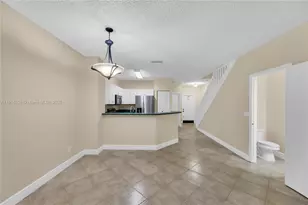 304 SW 120th Ave, Pembroke Pines, FL 33025 - Photo 9