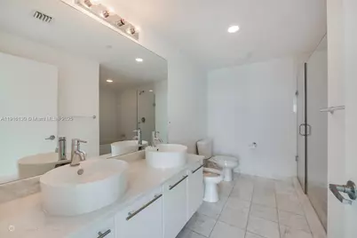 888 Biscayne Blvd #2905, Miami, FL 33132 - Photo 15