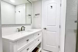 250 NE 20th St, Boca Raton, FL 33431 - Photo 7