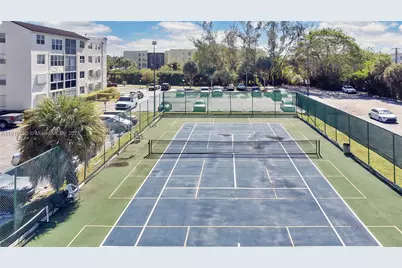 2801 Somerset Dr #411, Lauderdale Lakes, FL 33311 - Photo 13