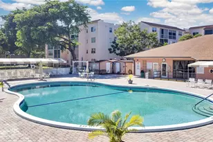 2801 Somerset Dr, Lauderdale Lakes, FL 33311 - Photo 11