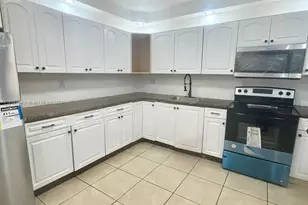 800 NE 199th St, Miami, FL 33179 - Photo 7