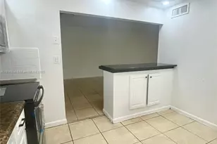 800 NE 199th St, Miami, FL 33179 - Photo 5