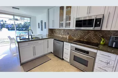 3024 NE 210th St, Aventura, FL 33180 - Photo 11