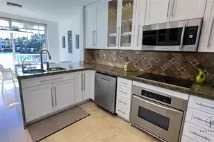 3024 NE 210th St, Aventura, FL 33180 - Photo 11