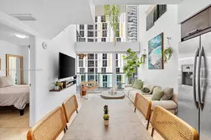 41 SE 5th St, Miami, FL 33131 - Photo 13