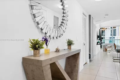 41 SE 5th St #510, Miami, FL 33131 - Photo 15