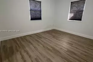 11601 NW 89th St, Doral, FL 33178 - Photo 15