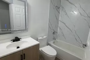 11601 NW 89th St, Doral, FL 33178 - Photo 17