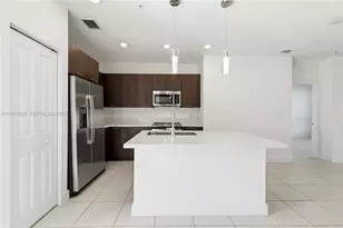 8265 NW 41st St, Doral, FL 33166 - Photo 7