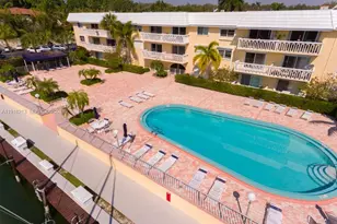 100 Edgewater Dr, Coral Gables, FL 33133 - Photo 27