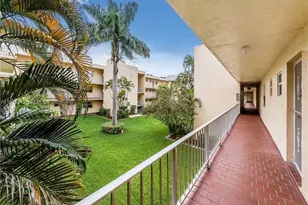 100 Edgewater Dr, Coral Gables, FL 33133 - Photo 33