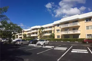100 Edgewater Dr, Coral Gables, FL 33133 - Photo 45