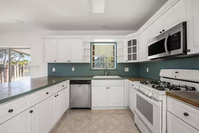 9162 SW 213th Ln, Cutler Bay, FL 33189 - Photo 5