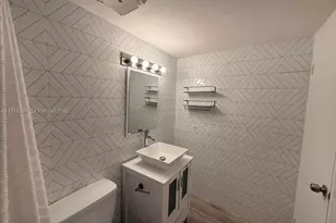 5201 NW 7th St, Miami, FL 33126 - Photo 29