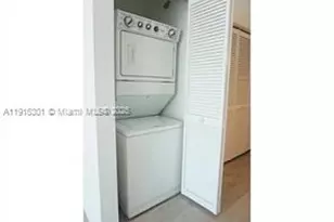 253 NE 2nd St, Miami, FL 33132 - Photo 13