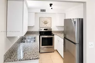 116 Tuscany B, Delray Beach, FL 33446 - Photo 3