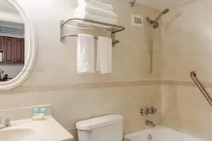 19201 Collins Ave, Sunny Isles Beach, FL 33160 - Photo 5