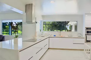 19150 S St Andrews Dr, Hialeah, FL 33015 - Photo 27