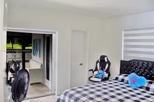 19150 S St Andrews Dr, Hialeah, FL 33015 - Photo 53