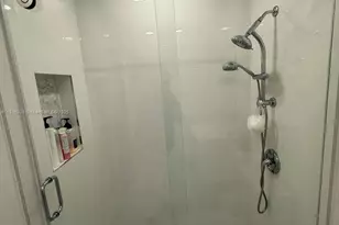 19150 S St Andrews Dr, Hialeah, FL 33015 - Photo 51