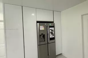 19150 S St Andrews Dr, Hialeah, FL 33015 - Photo 33