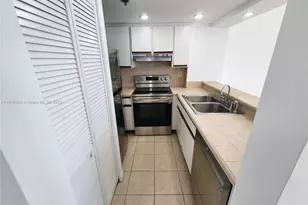 540 Brickell Key Dr, Miami, FL 33131 - Photo 5