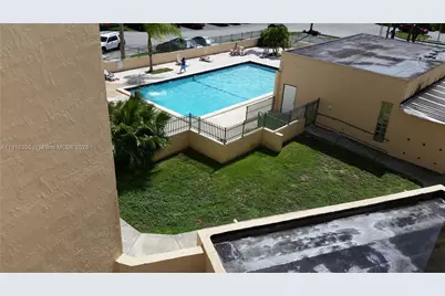 2075 SW 122nd Ave #402, Miami, FL 33175 - Photo 3