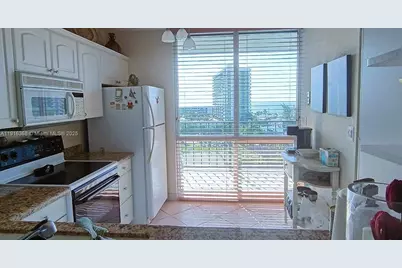 521 N Riverside Dr #907, Pompano Beach, FL 33062 - Photo 9