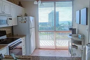 521 N Riverside Dr, Pompano Beach, FL 33062 - Photo 9