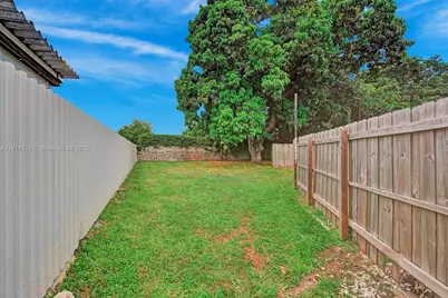 2811 SW 3rd St, Miami, FL 33135 - Photo 35