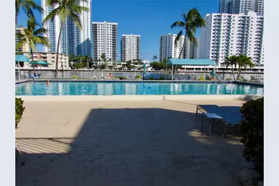 800 Parkview Dr #402, Hallandale Beach, FL 33009 - Photo 19