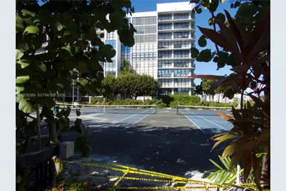 800 Parkview Dr #402, Hallandale Beach, FL 33009 - Photo 21