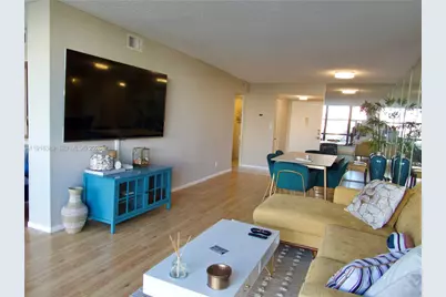 800 Parkview Dr #402, Hallandale Beach, FL 33009 - Photo 3