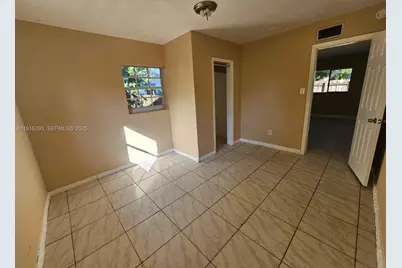 2712 NW 14th St, Fort Lauderdale, FL 33311 - Photo 9