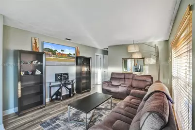 3761 NW 205th St, Miami Gardens, FL 33055 - Photo 11