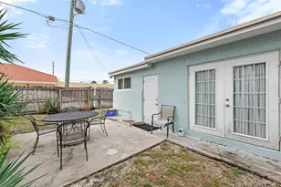 112 Milton St, Lantana, FL 33462 - Photo 13