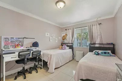 8001 W 6th Ave #M, Hialeah, FL 33014 - Photo 9