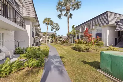 8001 W 6th Ave #M, Hialeah, FL 33014 - Photo 35