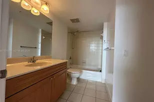 900 SW 8th St, Miami, FL 33130 - Photo 11