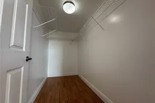 900 SW 8th St, Miami, FL 33130 - Photo 23