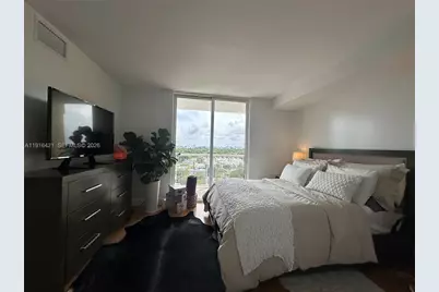 900 SW 8th St #1010, Miami, FL 33130 - Photo 11