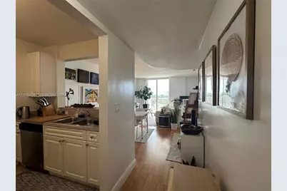 900 SW 8th St #1010, Miami, FL 33130 - Photo 7